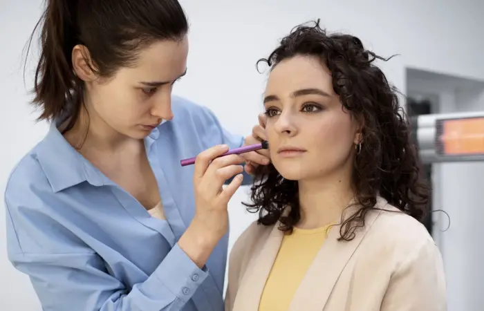 Realizzazione di trattamenti di trucco e visagismo